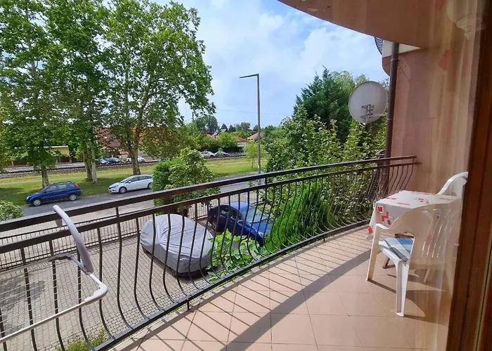 In 33519 Apartment *